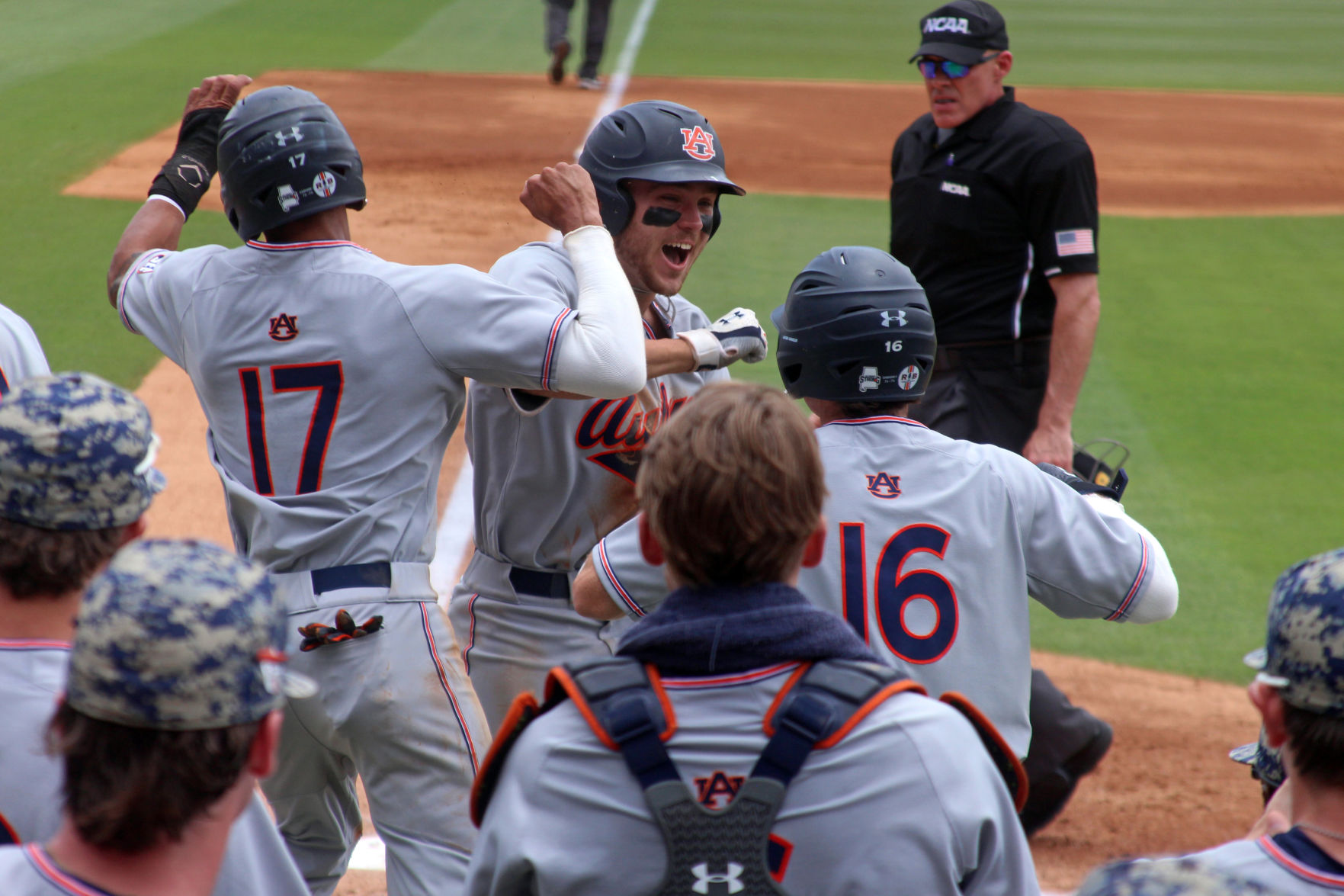 PHOTOS: Auburn vs. North Carolina, Super Regional Game 3